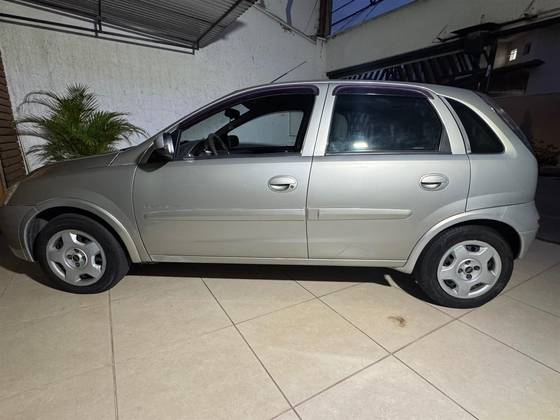 CHEVROLET CORSA 1.4 MPFI PREMIUM 8V FLEX 4P MANUAL CHEVROLET CORSA 1.4 MPFI PREMIUM 8V FLEX 4P MANUAL